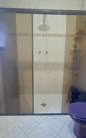 Casa à venda com 250m², 3 quartos e 3 vagas Casa à venda com 250m², 3 quartos e 3 vagasBanheiro 2