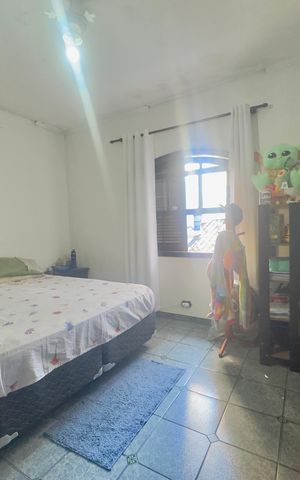 Casa à venda com 250m², 3 quartos e 3 vagas Casa à venda com 250m², 3 quartos e 3 vagasQuarto 2