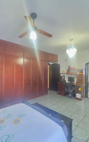 Casa à venda com 250m², 3 quartos e 3 vagas Casa à venda com 250m², 3 quartos e 3 vagasQuarto 3