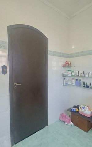 Casa à venda com 250m², 3 quartos e 3 vagas Casa à venda com 250m², 3 quartos e 3 vagasBanheiro 1