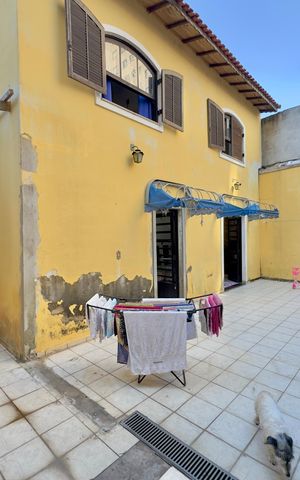 Casa à venda com 250m², 3 quartos e 3 vagas Casa à venda com 250m², 3 quartos e 3 vagasQuintal
