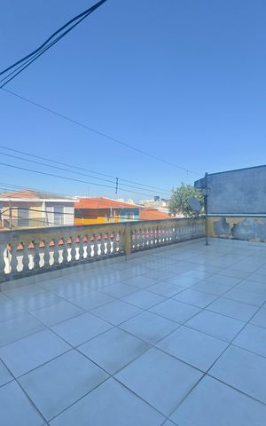 Casa à venda com 250m², 3 quartos e 3 vagas Casa à venda com 250m², 3 quartos e 3 vagasSacada