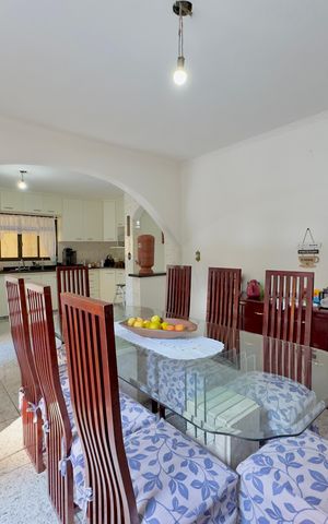 Casa à venda com 250m², 3 quartos e 3 vagas Casa à venda com 250m², 3 quartos e 3 vagasSala de Jantar