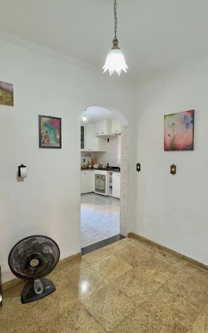 Casa à venda com 250m², 3 quartos e 3 vagas Casa à venda com 250m², 3 quartos e 3 vagasHall inferior
