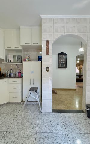 Casa à venda com 250m², 3 quartos e 3 vagas Casa à venda com 250m², 3 quartos e 3 vagasCozinha
