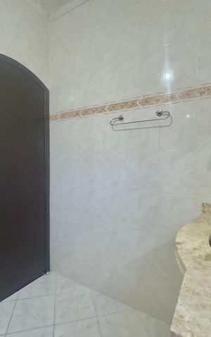 Casa à venda com 250m², 3 quartos e 3 vagas Casa à venda com 250m², 3 quartos e 3 vagasBanheiro 2
