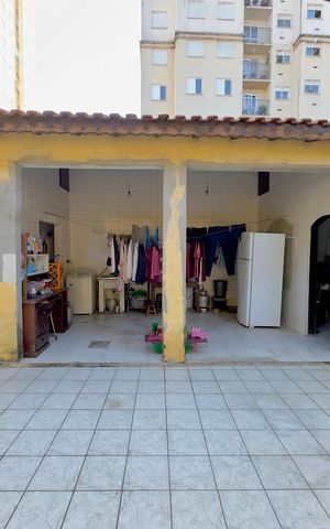 Casa à venda com 250m², 3 quartos e 3 vagas Casa à venda com 250m², 3 quartos e 3 vagasQuintal