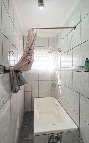 Casa à venda com 150m², 4 quartos e 3 vagasBanheiro da Suíte