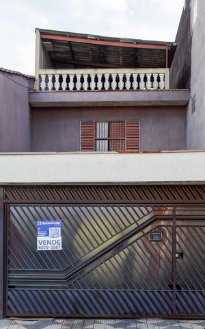 Casa à venda com 150m², 4 quartos e 2 vagasFachada
