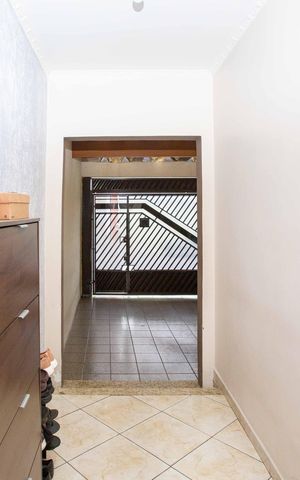 Casa à venda com 150m², 4 quartos e 2 vagasHall