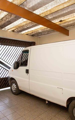 Casa à venda com 150m², 4 quartos e 2 vagasGaragem