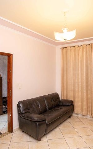 Casa à venda com 150m², 4 quartos e 2 vagasSala