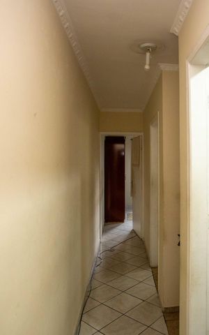 Casa à venda com 150m², 4 quartos e 2 vagasCorredor