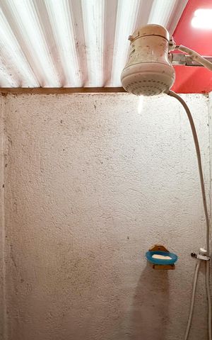 Casa à venda com 125m², 2 quartos e 2 vagas Casa à venda com 125m², 2 quartos e 2 vagasBanheiro de serviço