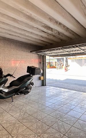 Casa à venda com 125m², 2 quartos e 2 vagas Casa à venda com 125m², 2 quartos e 2 vagasGaragem