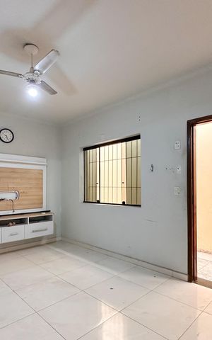 Casa à venda com 125m², 2 quartos e 2 vagas Casa à venda com 125m², 2 quartos e 2 vagasSala
