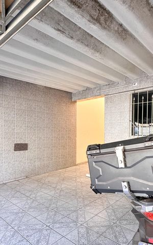 Casa à venda com 125m², 2 quartos e 2 vagas Casa à venda com 125m², 2 quartos e 2 vagasGaragem