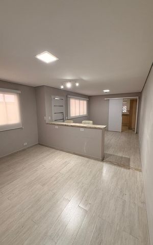 Casa à venda com 150m², 2 quartos e 2 vagas Casa à venda com 150m², 2 quartos e 2 vagasSala