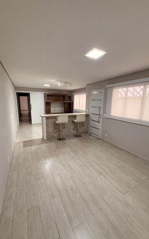 Casa à venda com 150m², 2 quartos e 2 vagas Casa à venda com 150m², 2 quartos e 2 vagasSala