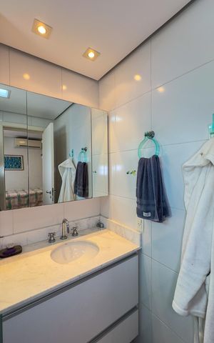 Apartamento à venda com 229m², 4 quartos e 4 vagasBanheiro da Suíte 2