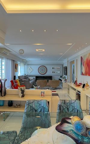 Apartamento à venda com 229m², 4 quartos e 4 vagasSala