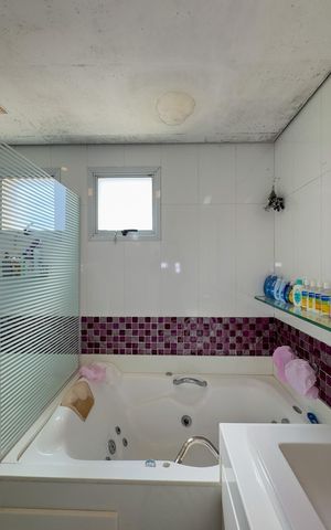 Apartamento à venda com 229m², 4 quartos e 4 vagasBanheiro da Suíte 3