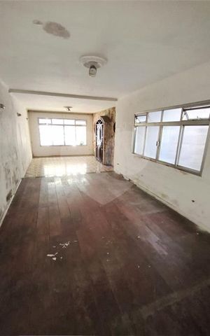 Casa à venda com 111m², 4 quartos e 2 vagas