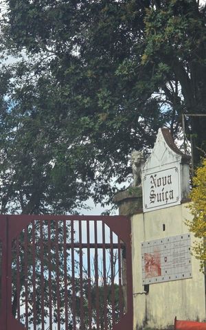 Casa de condomínio à venda com 1300m², 3 quartos e 4 vagasFachada