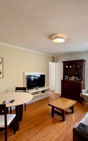 Apartamento à venda com 81m², 3 quartos e 1 vaga Apartamento à venda com 81m², 3 quartos e 1 vagaSala