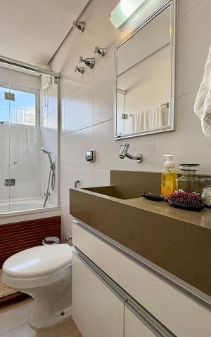 Apartamento à venda com 81m², 3 quartos e 1 vaga Apartamento à venda com 81m², 3 quartos e 1 vagaBanheiro Suíte