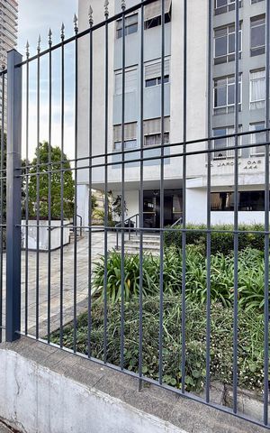Apartamento à venda com 81m², 3 quartos e 1 vaga Apartamento à venda com 81m², 3 quartos e 1 vagaFachada