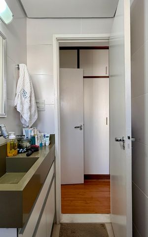 Apartamento à venda com 81m², 3 quartos e 1 vaga Apartamento à venda com 81m², 3 quartos e 1 vagaBanheiro Suíte