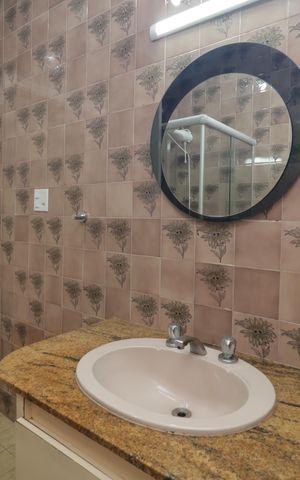 Casa à venda com 158m², 4 quartos e 1 vagaBanheiro 2