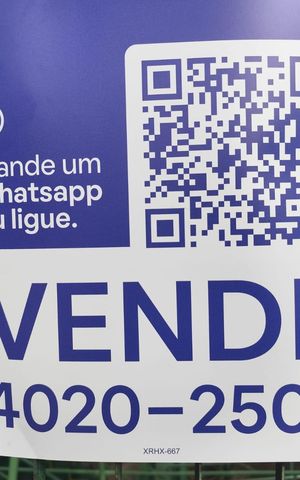 Apartamento à venda com 56m², 2 quartos e sem vaga Apartamento à venda com 56m², 2 quartos e sem vagaFachada