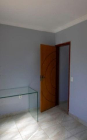Casa à venda com 270m², 4 quartos e 3 vagas Casa à venda com 270m², 4 quartos e 3 vagasQuarto