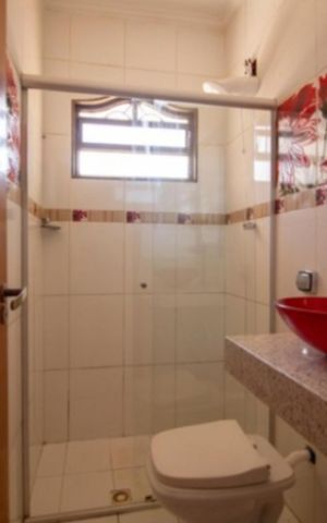 Casa à venda com 270m², 4 quartos e 3 vagas Casa à venda com 270m², 4 quartos e 3 vagasBanheiro