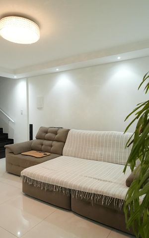 Casa à venda com 169m², 3 quartos e 2 vagasSala