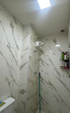 Apartamento à venda com 53m², 2 quartos e 1 vaga Apartamento à venda com 53m², 2 quartos e 1 vagaBanheiro