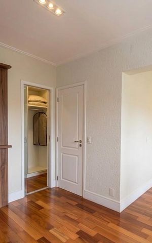 Apartamento à venda com 132m², 2 quartos e 2 vagas Apartamento à venda com 132m², 2 quartos e 2 vagasQuarto