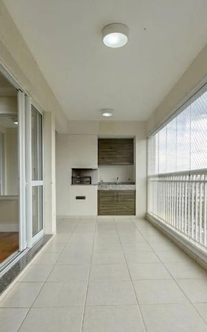 Apartamento à venda com 132m², 2 quartos e 2 vagas Apartamento à venda com 132m², 2 quartos e 2 vagasVaranda