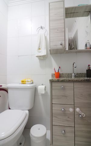 Apartamento à venda com 54m², 2 quartos e 1 vagaBanheiro Social