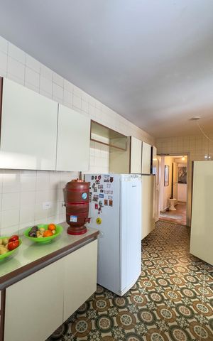 Apartamento à venda com 165m², 4 quartos e 2 vagasCozinha e Área de Serviço