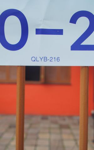 Casa à venda com 210m², 3 quartos e 4 vagasQLYB-216