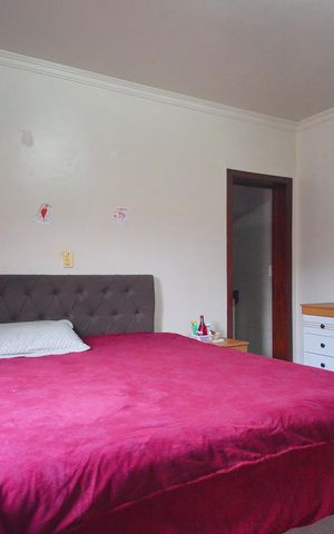Casa à venda com 210m², 3 quartos e 4 vagasSuíte