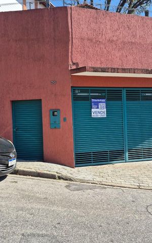 Casa à venda com 279m², 4 quartos e 2 vagas Casa à venda com 279m², 4 quartos e 2 vagasPlaca