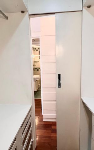 Apartamento para alugar com 92m², 2 quartos e 1 vaga Apartamento para alugar com 92m², 2 quartos e 1 vagaCloset da suíte