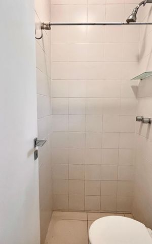 Apartamento para alugar com 92m², 2 quartos e 1 vaga Apartamento para alugar com 92m², 2 quartos e 1 vagaBanheiro de serviço