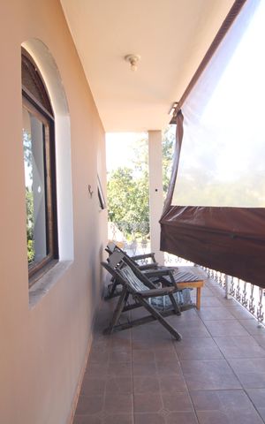 Casa para alugar com 409m², 4 quartos e 5 vagasSacada da suíte 4