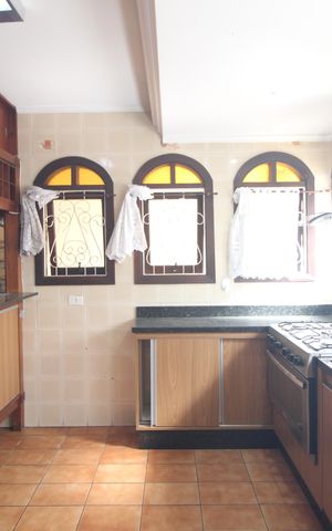 Casa para alugar com 409m², 4 quartos e 5 vagasCozinha