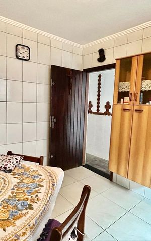 Casa para alugar com 230m², 4 quartos e 2 vagas Casa para alugar com 230m², 4 quartos e 2 vagasCozinha